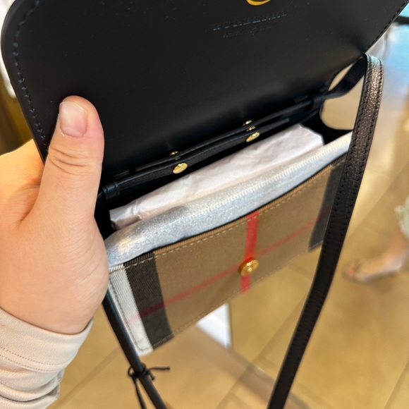 BURBERRY HAMPSHIRE BLACK SMALL CROSSBODY NEW WITH TAG - Picture 5 of 7